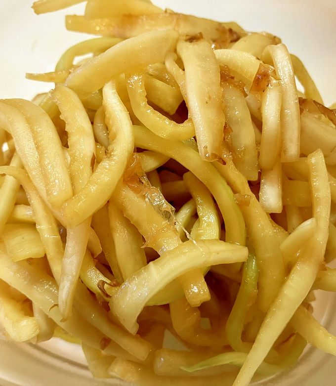 大根の皮と葉のきんぴら