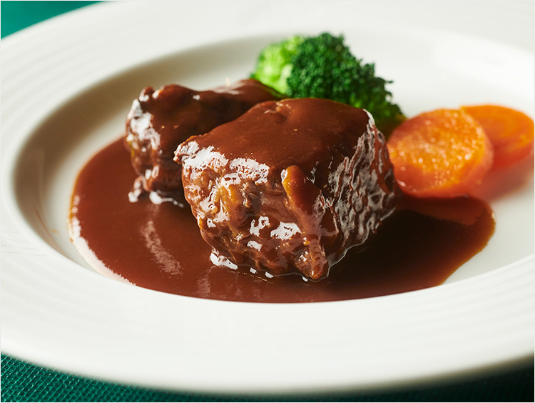 ステーキ肉のビーフシチュ