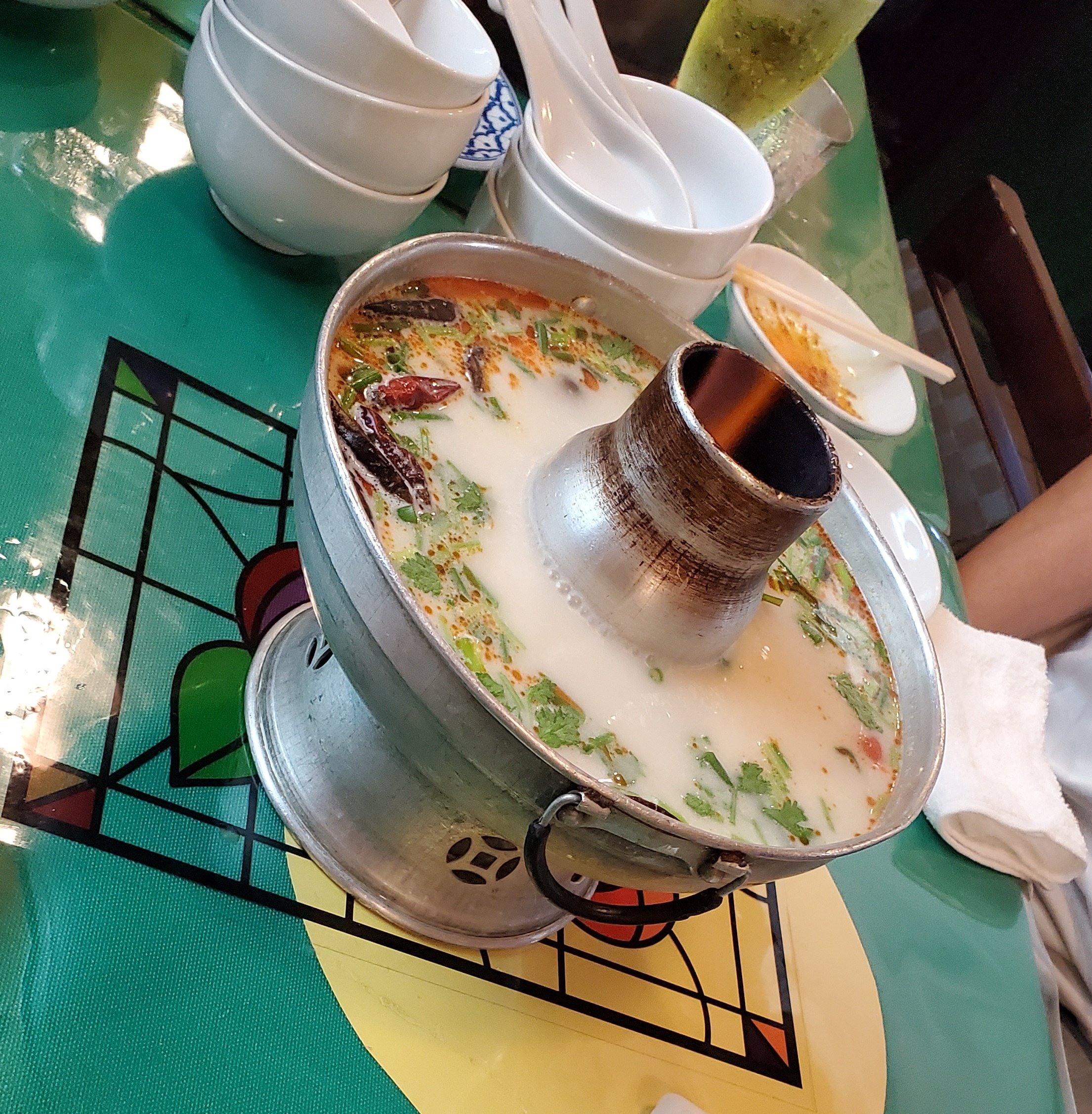 冷凍庫が水族館になっちゃった！ 台所に生息する「ゴハンアザラシ」がかわいすぎるとTwitterで話題に - Togetter