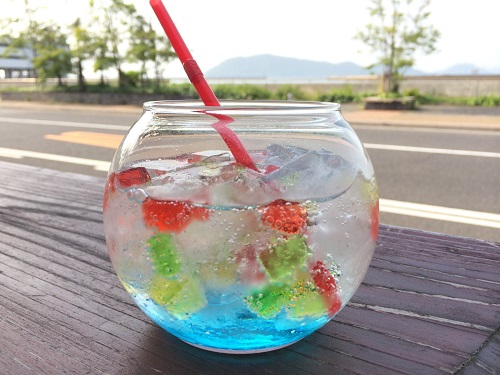 夏の暑さを吹き飛ばす映えドリンク！「フルーツフルーツ」のフルーツスカッシュ！肥後ジャーナル - 熊本の今をお届けするメディアサイト