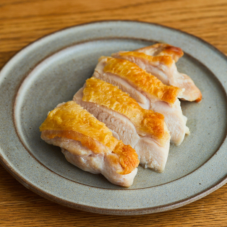 鶏は塩焼きがうまいのである。おっさんひとりめし