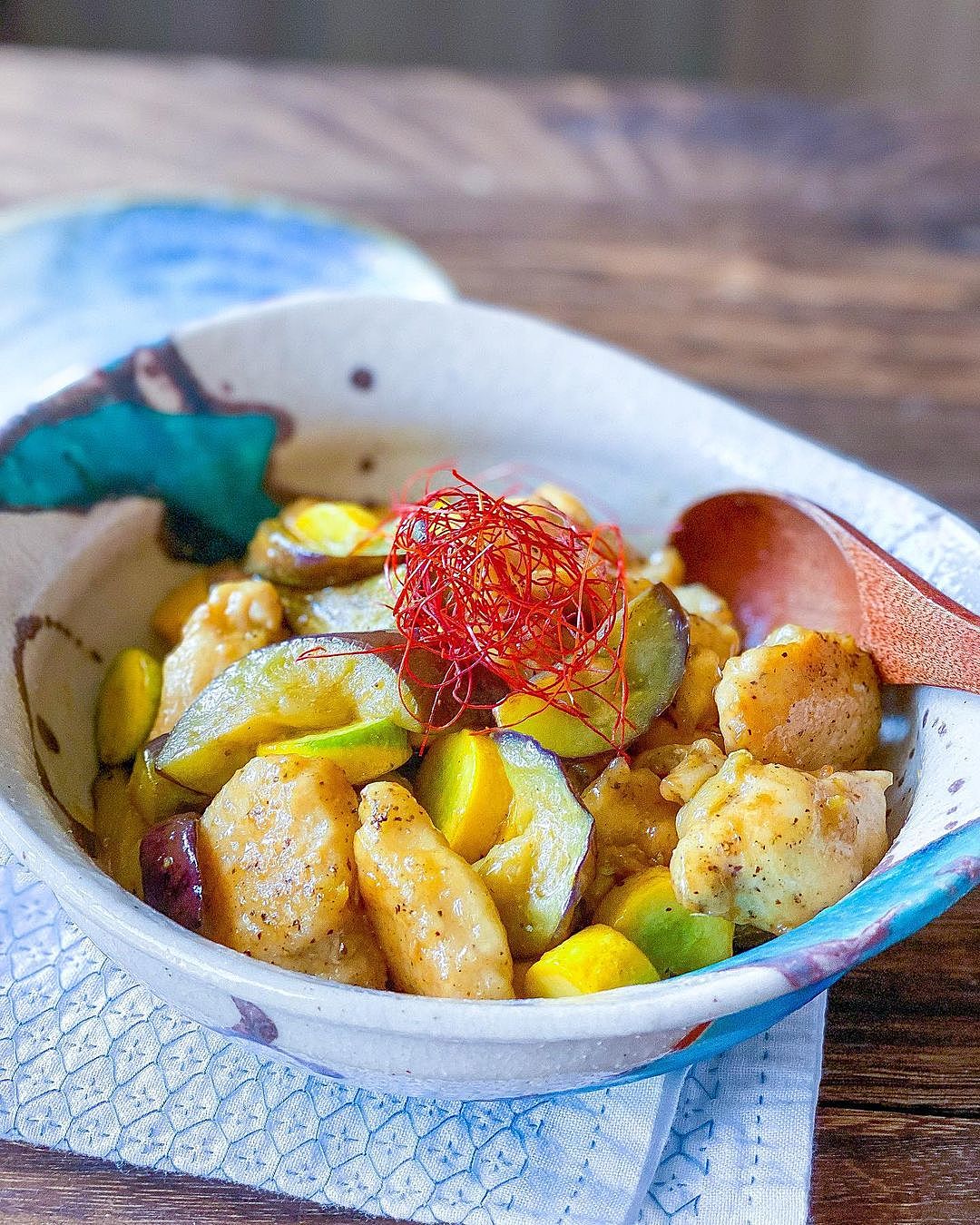 ご飯がすすむ！鶏肉とズッキーニのマヨポン炒め
