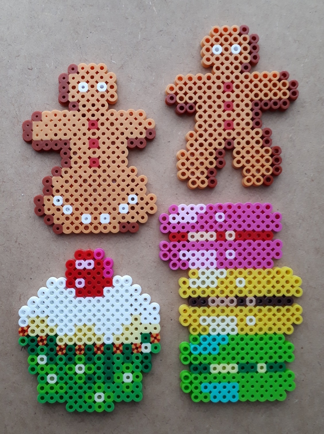 アイロンビーズで作るピザの作り方