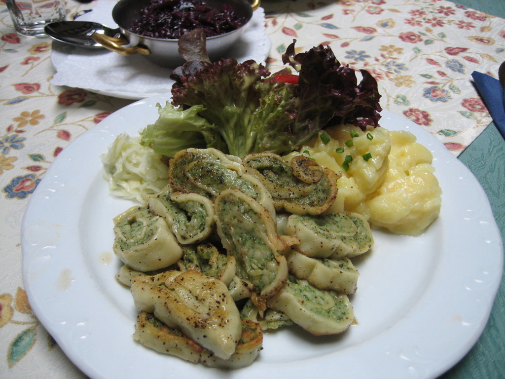 ドイツ・日本人家族の食卓②ドイツ版餃子？マウルタッシェン - ドイツで殿姫殿5人家族