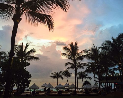 バリ島デサポテトヘッドのレストラン「Dome Restaurant」でビタミンチャージランチを！男が仕切る結婚式