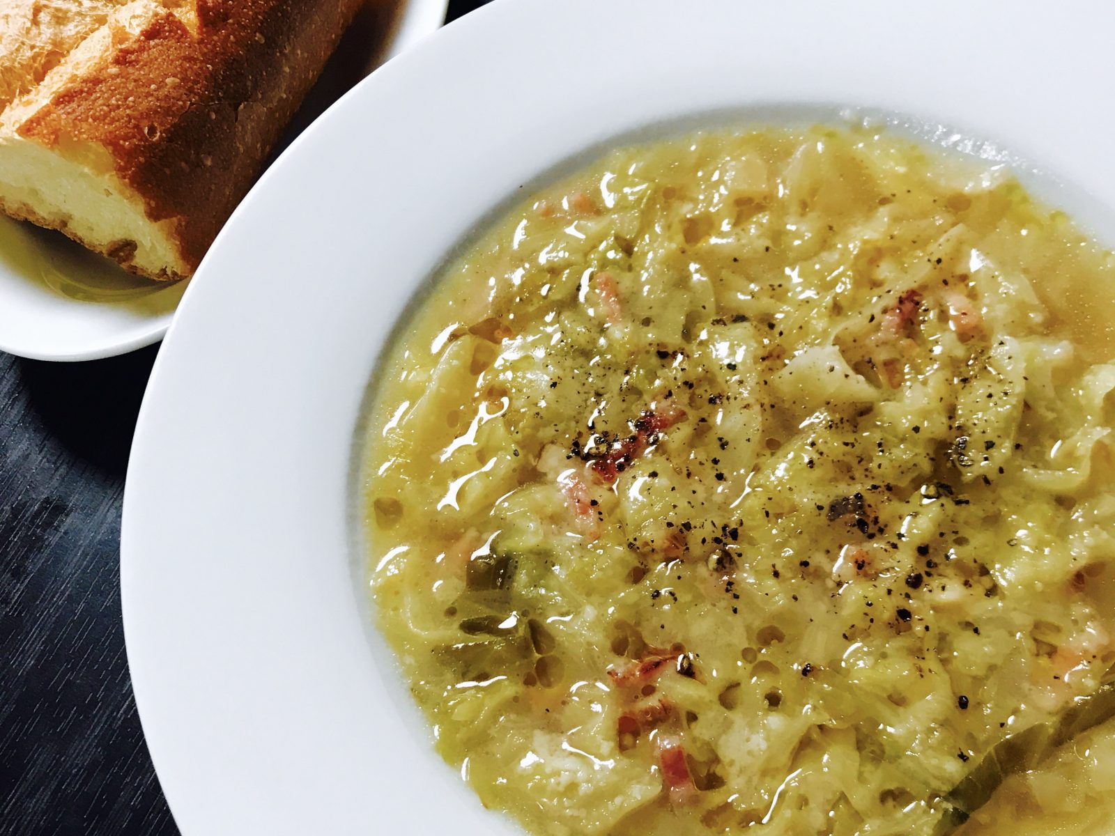 キャベツとベーコンのコンソメスープクラシル