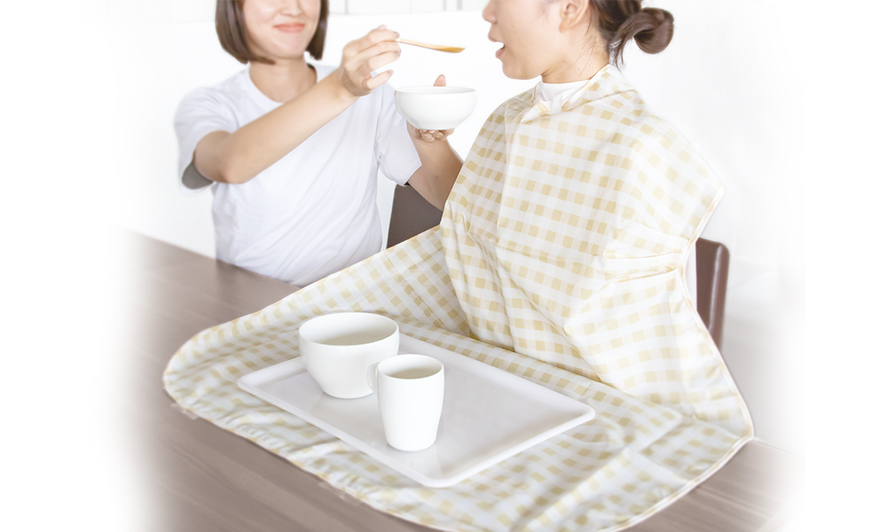 メール便対象品携帯用 ベビー エプロン Sサイズ 超薄手タイプ お食事エプロン ベビーグッズ スケーター skater BEU1 シナモロールシナモン サンリオ 女の子 女子 ベビー用品 可愛い 便利 ごはん 食べこぼし 汚れ 撥水加工 洗濯機OK