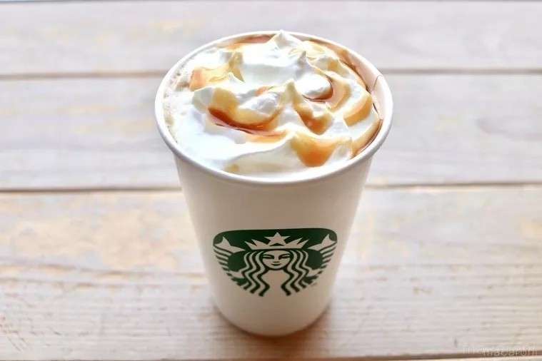 スタバの激甘カスタムおすすめ10選！甘党も大満足の超絶アレンジも - macaroni