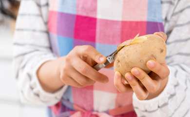 忙しい日の時短レシピ＾＾『茹で時間短縮！細切りポテトサラダ』野菜も主役！家族が喜ぶ満腹レシピ