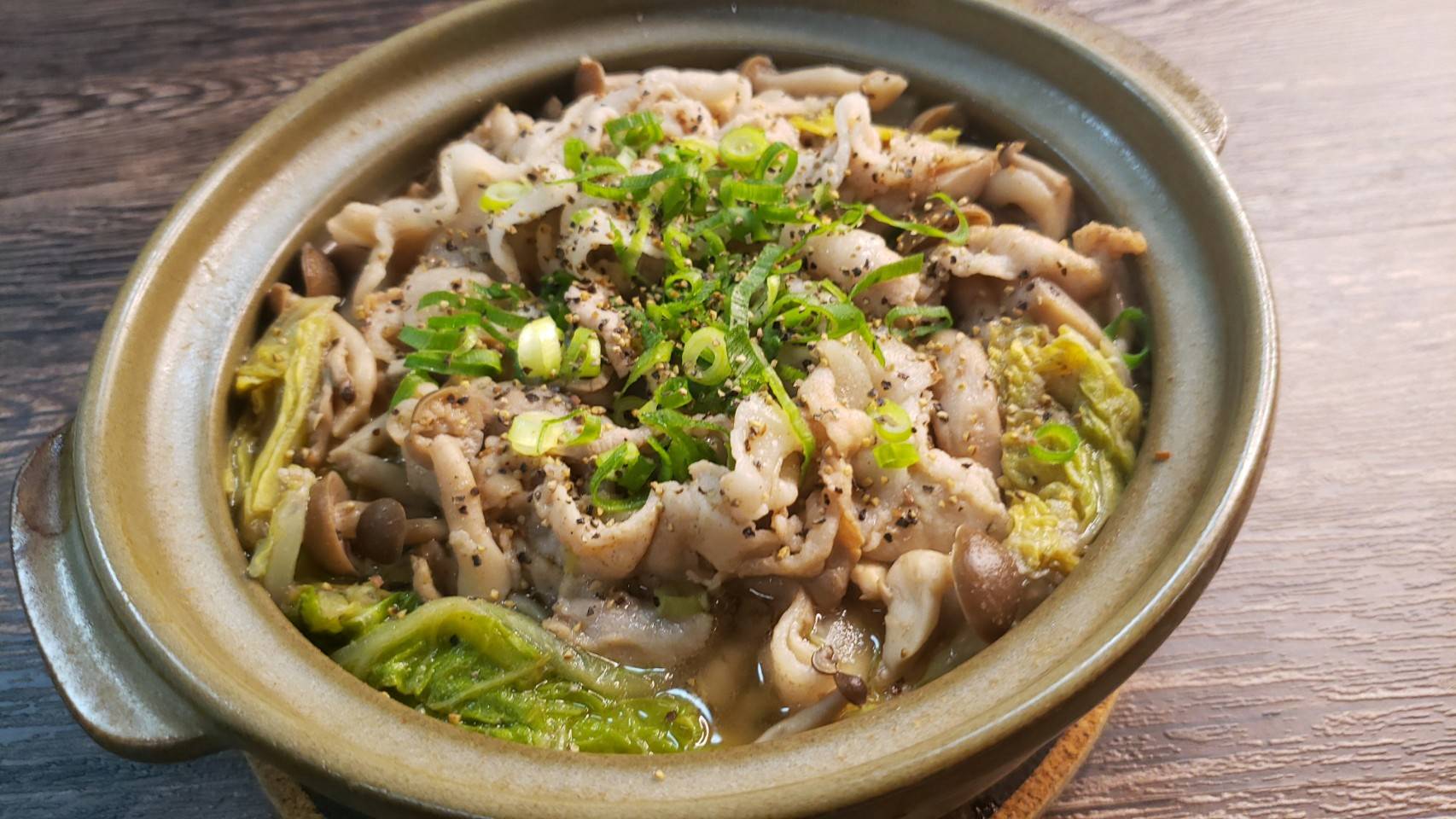 リュウジ無水油鍋 豚バラ肉×白菜鍋 レシピ大人気の料理研究家リュウジのバズレシピ夕食のおかず.com