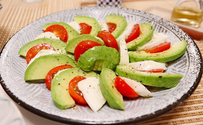 アボカドモッツァレラ薬味漬け