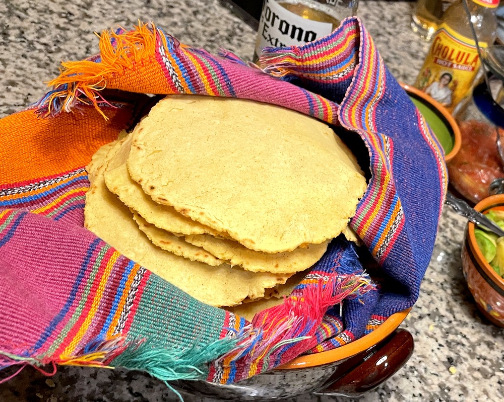 トルティーヤチップス、ナチョス tortilla chips & nachosメキシコ世界の食べ物 a food of the world