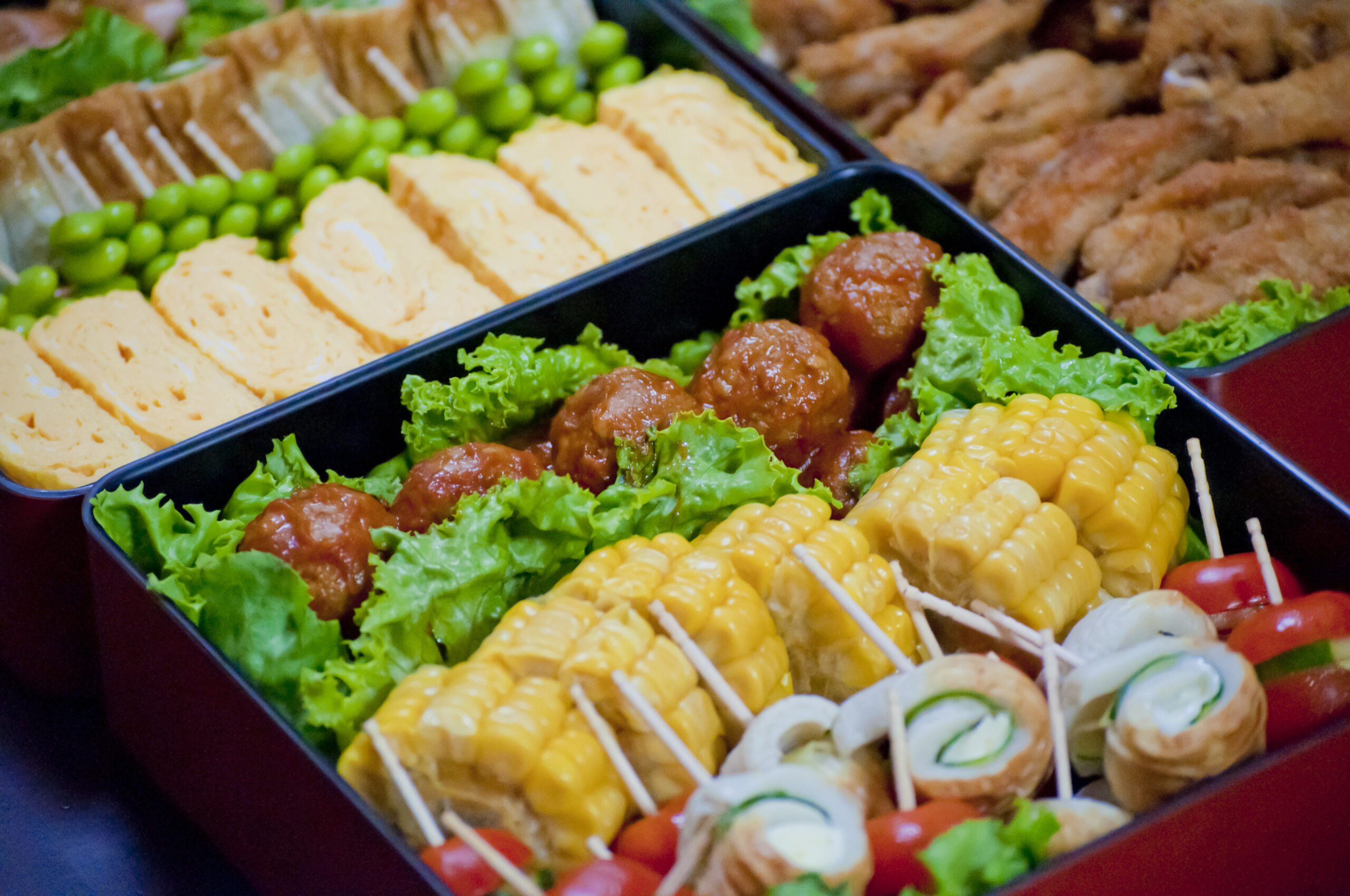 2ページ目 “ピクニックデート大作戦”にも効く ポップで元気なサンドイッチ弁当の詰め方弁当パフォーマーまさきちの「弁当詰め方」道場