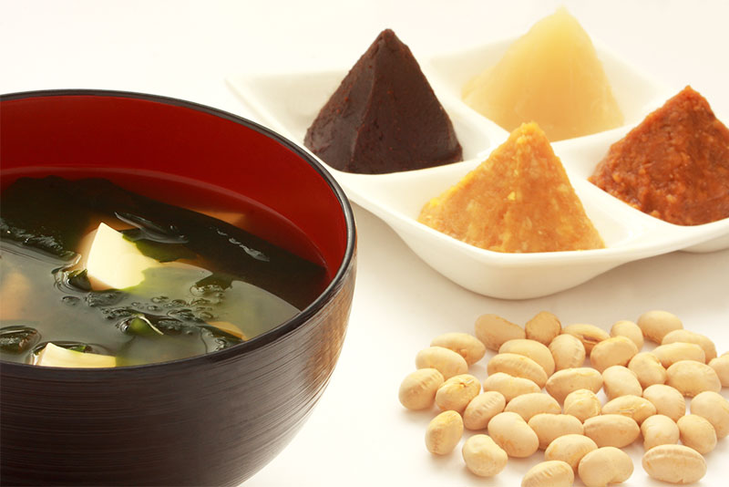 味噌の賞味期限は？種類ごとの違いや保存方法・注意点をご紹介！HANKYU FOOD おいしい読み物フード 食品・スイーツ 阪急百貨店公式通販HANKYU FOOD