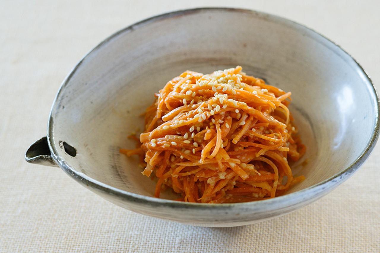 定番デリ「キャロットラペ」シェフはオレンジジュースを入れる プロレシピ OTONA SALONE