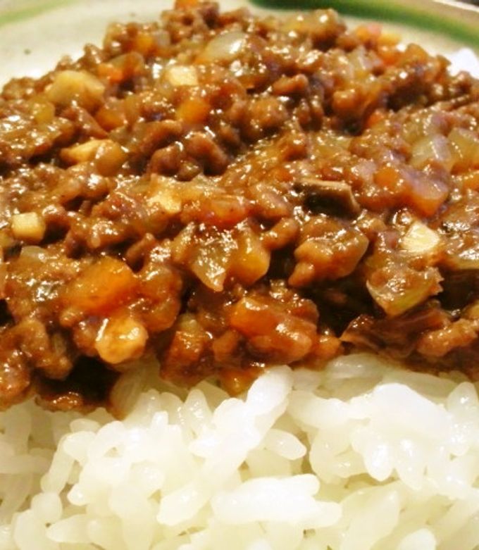 トマト缶でかんたん！鶏ひき肉とコーンのチーズキーマカレ