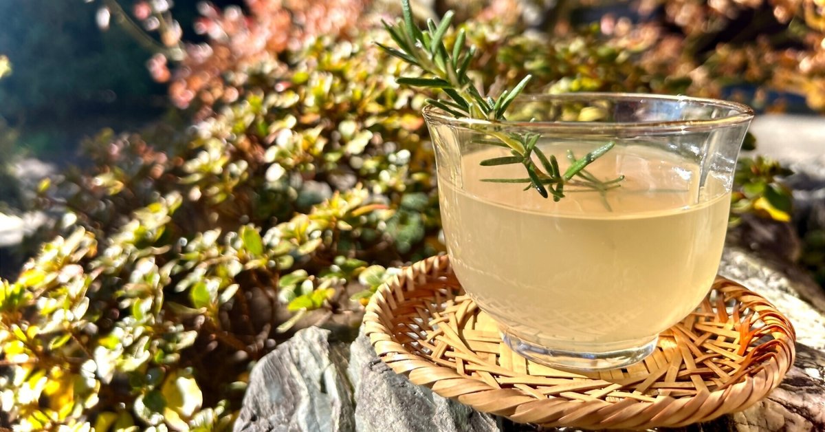 朝一杯飲むだけ！ 簡単な「レモン水」の作り方！シミ、ニキビ、便秘解消に効果抜群のレモンウォータ