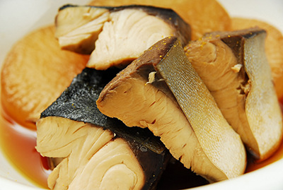 骨なし魚 ブリ照焼き 20切 200gx2お得用 自然解凍 そのまま OK 冷凍食品 調理済み お弁当 おかず 冷凍 魚 骨取り 骨抜き 切身 鰤テリヤキ 送料無料 前田家 MAEDAYA 計400g 200g 10切 ×2パック: 前田家ANAMallマイルが貯まる・使えるショッピングモール