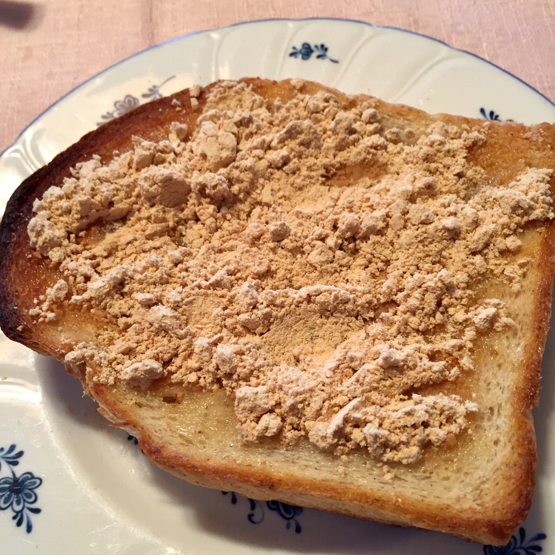 きなこバナナトースト- バナナときなことはちみつの相性が抜群！緑茶にも紅茶にも合うトーストです☆ 朝食、おやつなどにどうぞ。 - ○材料 2人分食パン 2枚 バナナ 2本 きなこ 適量 はちみつ 適量 - ○作り方 1. バナナは食べやすい大きさにスライスします。 2