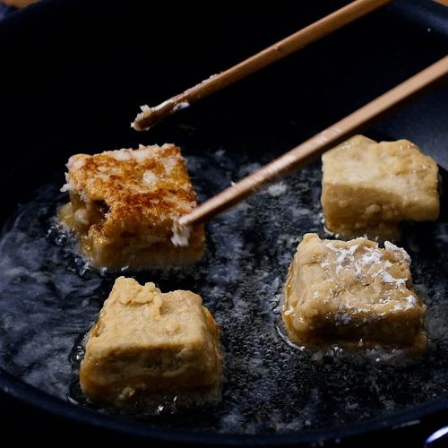 豆腐で簡単おつまみ コスパ最高！揚げない！鶏肉みたいなジューシーな唐揚げ レシピ・作り方Tasty