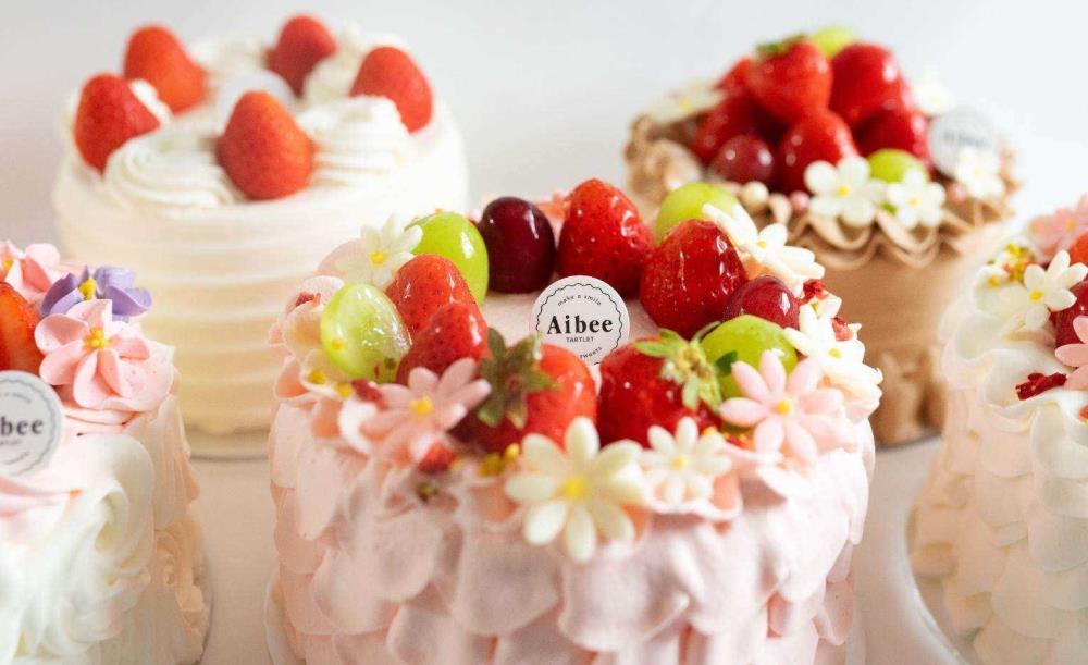 東京駅限定、思わず誰かに見せたくなるインスタジェニックなクリスマスケーキ │ ヒトサラマガジン