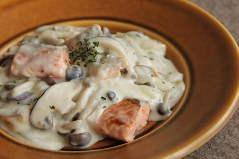 ソレダメ 鮭レシピ「鮭の紙包み蒸し」料理研究家リュウジ知っ得レシピ