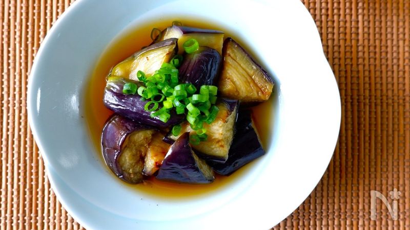 蒸しなすのごま和え レンジのお手軽レシピ作り方：白ごはん.com