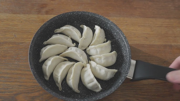 ダイソーの「エア弁付シリコーン蓋」が便利すぎっ！家でもキャンプ飯作りでも大活躍の理由調理器具・食器BE-PAL キャンプ、アウトドア、自然派生活の情報源ビーパル