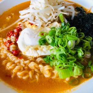 牛丼の具リメイク ピリ辛味噌ラーメン