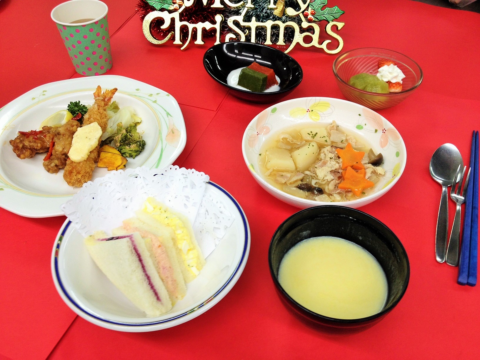 クリスマス会♪ ～食事編～高崎市で評判を集めている老人ホームのスタッフによるブログです