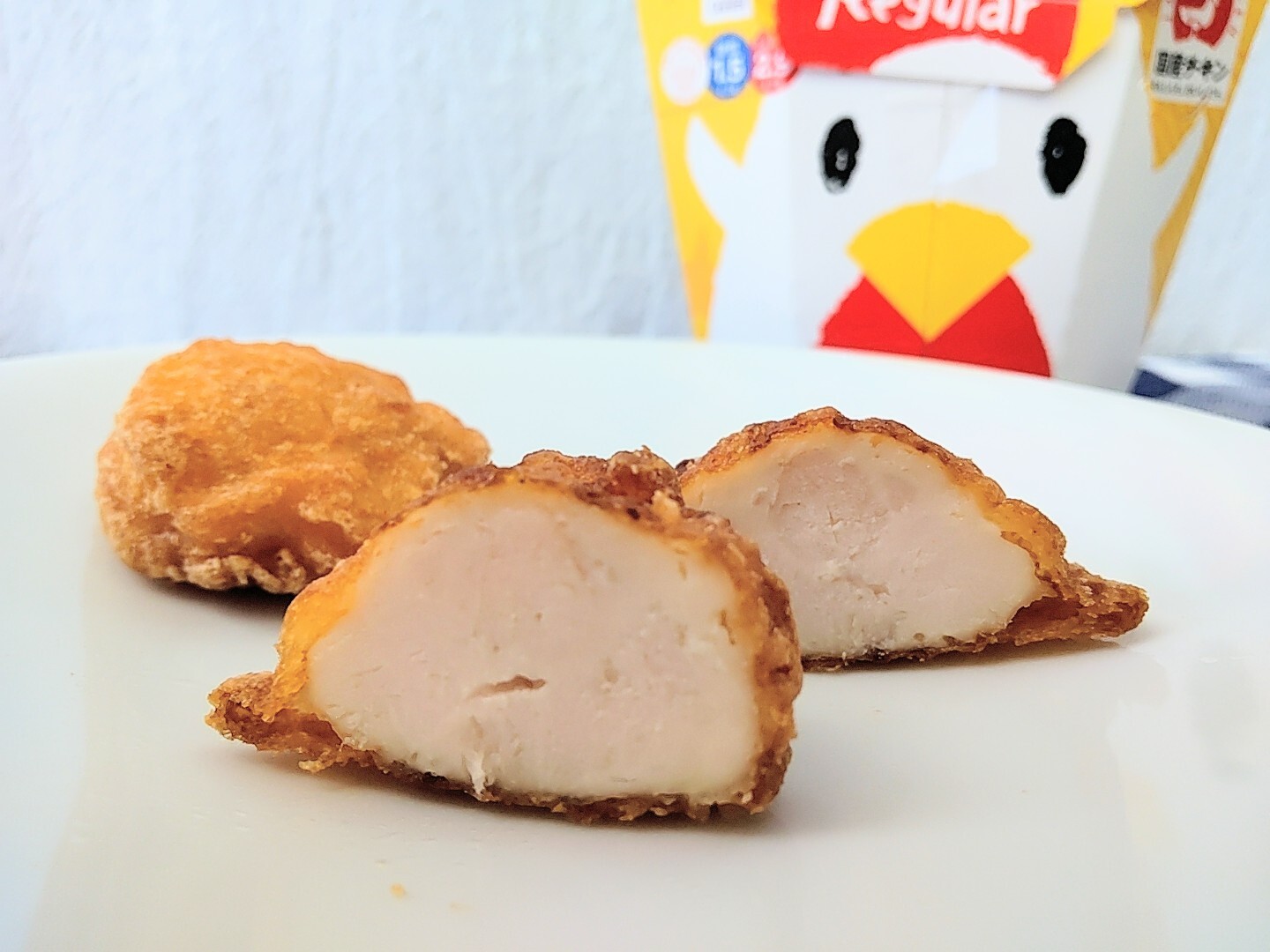 からあげクン うすしお味」が発売中♪ カルビー ポテトチップス うすしお味とコラボレーション！ポテトチップスのじゃがいもの風味を演出した仕立てです ^^. 「からあげクン うすしお味」 .ローソンカルビーポテトチップスうすしおjapanesefoodinstagood