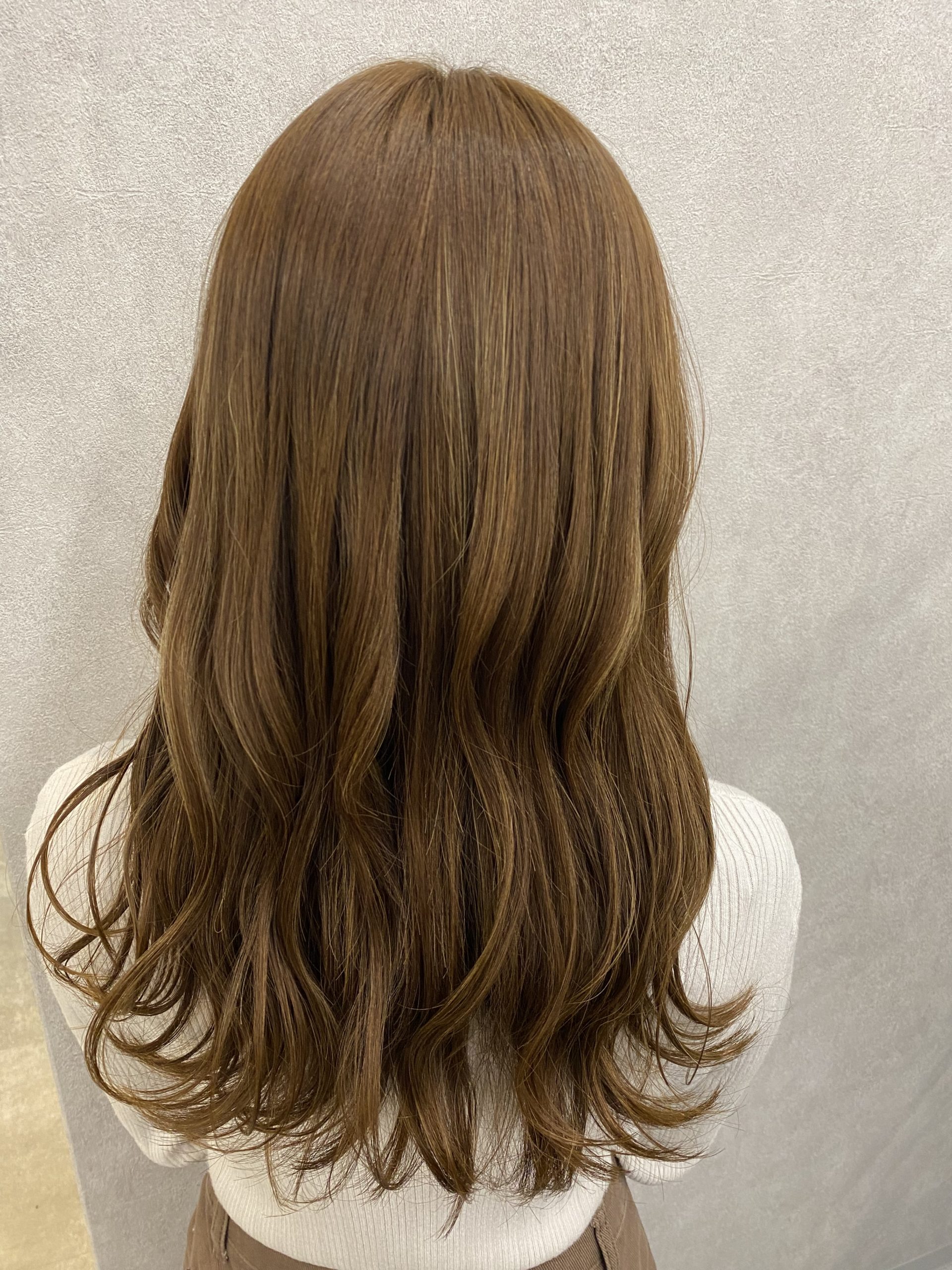 ミルクティーブラウンの髪色の作り方とオススメのレシピを話題の美容師が公開