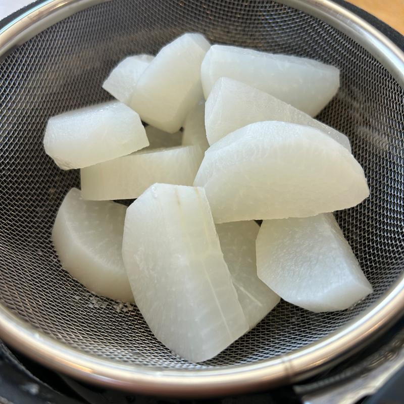 おでんの大根の下ゆでは必要？短時間や片栗粉で茹でる方法や適した部位は