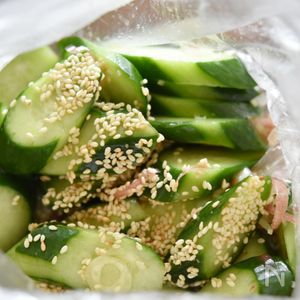 きゅうりとみょうがの梅マヨ和えサラダ