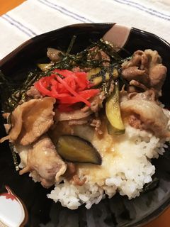 長芋とろろでまろやかに！生姜豚丼