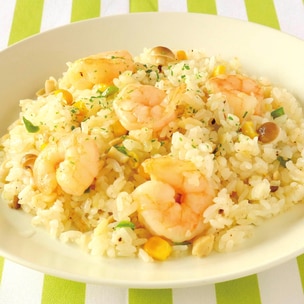 バターが香るレンジでシーフードピラフ