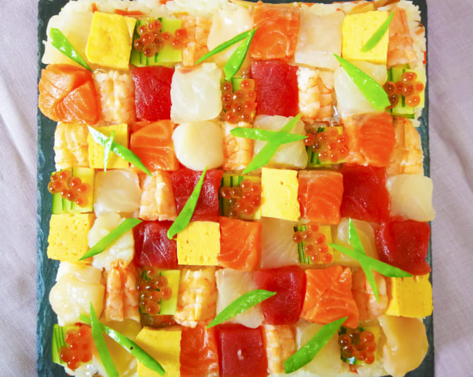簡単＆豪華なちらし寿司5品のレシピ。具材はたったの3種類！ ひな祭りのお祝いにも◎三越伊勢丹の食メディアFOODIE フーディー