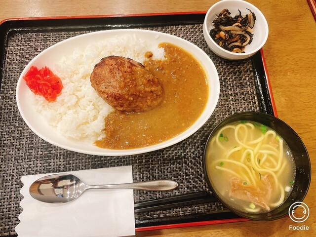 沖縄旅行中、石垣島「もちの木食堂」の進化系八重山そばの美味さにノックアウト！ - タビト～沖縄・離島のおすすめ観光情報サイト～