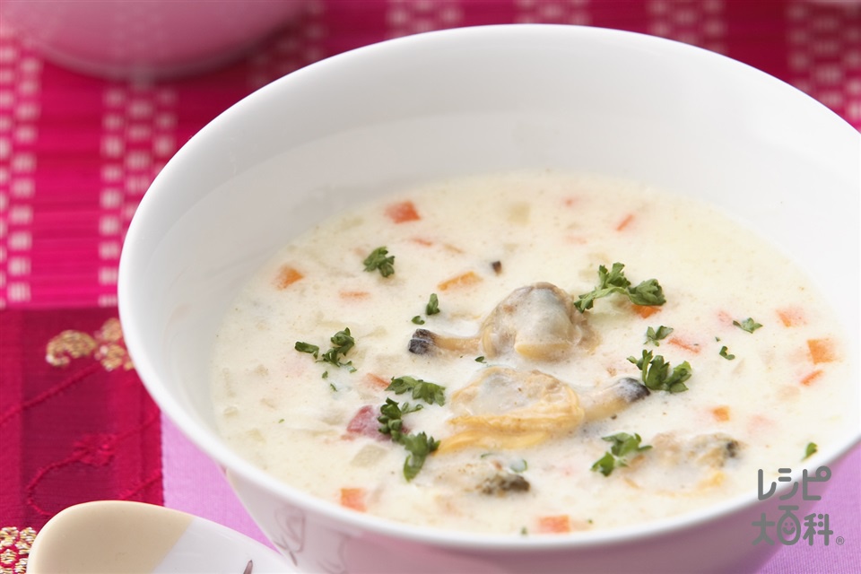 とある日の晩ごはん献立 洋食レシピオムライス、クラムチャウダー、バルサミコサラダ 料理動画