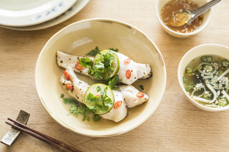 魚とハーブのターメリック炒め