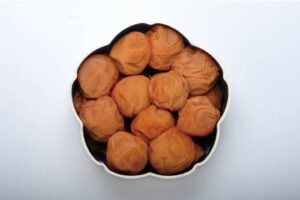 梅干しの塩分はどのくらい？ 1粒あたりの塩分量や塩分濃度について説明します。石神邑のよみもの梅干し専門店石神邑