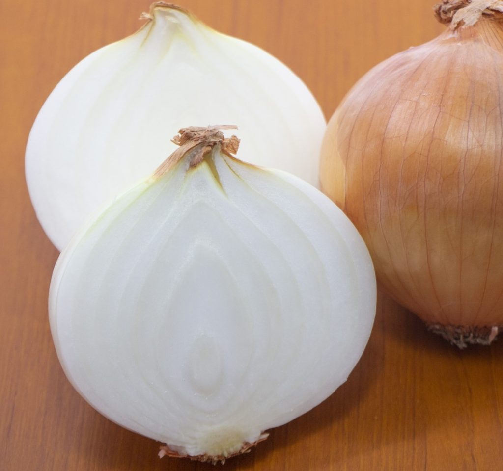 新玉ねぎの適切な保存方法と賞味期限とは？野菜ソムリエが徹底解説 - macaroni