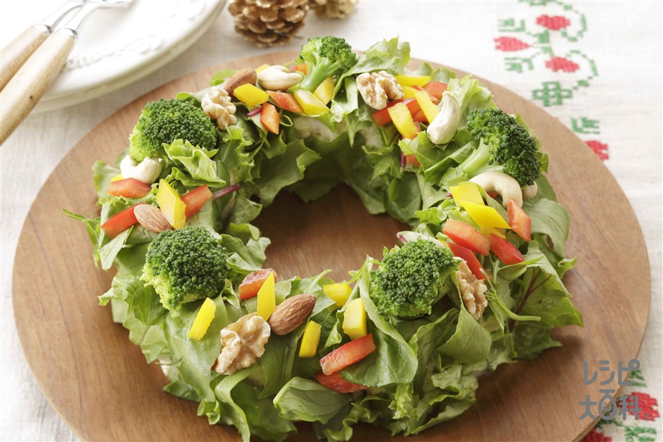 簡単おしゃれ♪クリスマスリースサラダ
