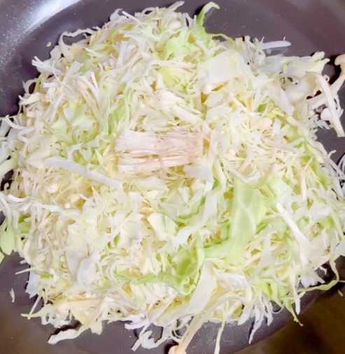 キャベツ大量消費！1度食べたらやみつき焼きキャベツ