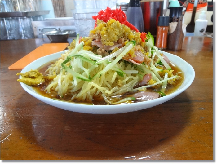 昨日の晩飯 山梨県、爆盛りの名店『ぼんち食堂』にて 冷やしそば 冷やし中華 ・大盛 税込1,500円 かた焼きそば・並盛 税込900円〒400-0113 山梨県 甲斐市 富竹新田457-1