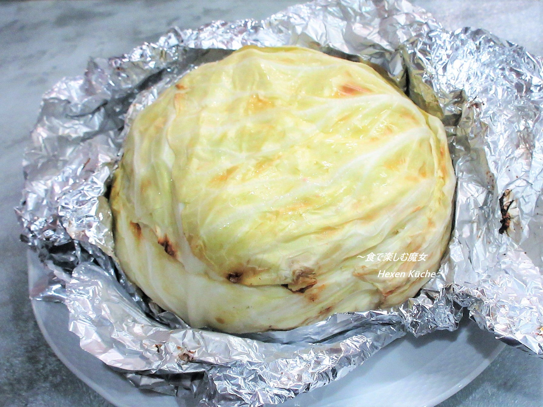 丸ごとキャベツにチーズとひき肉を詰めてポトフを作ってみたら