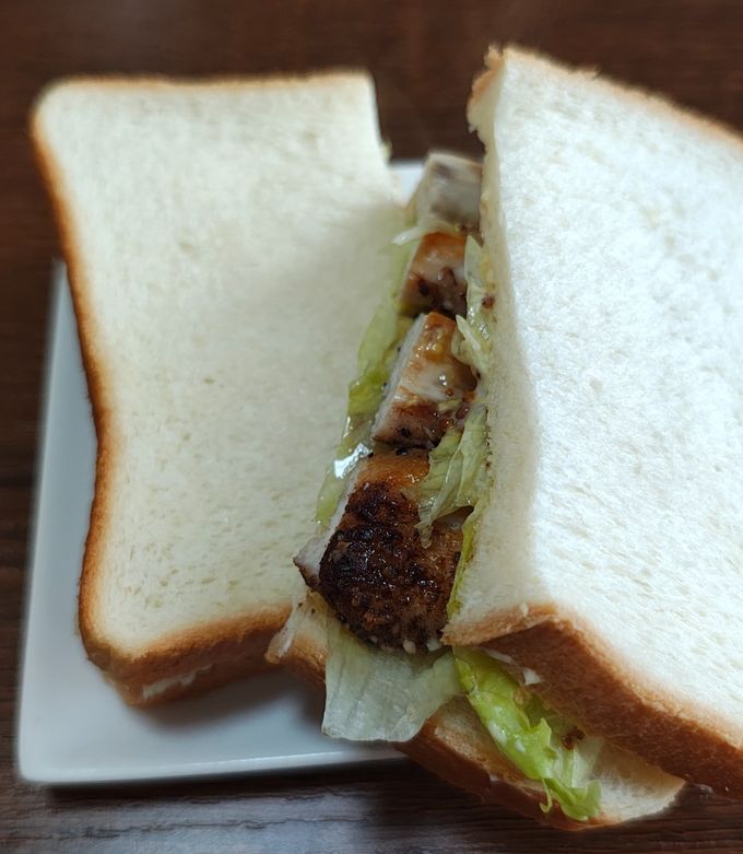 tokyo omo style豪徳寺のジャークチキンサンド: ハンバーガーストリートブログ版