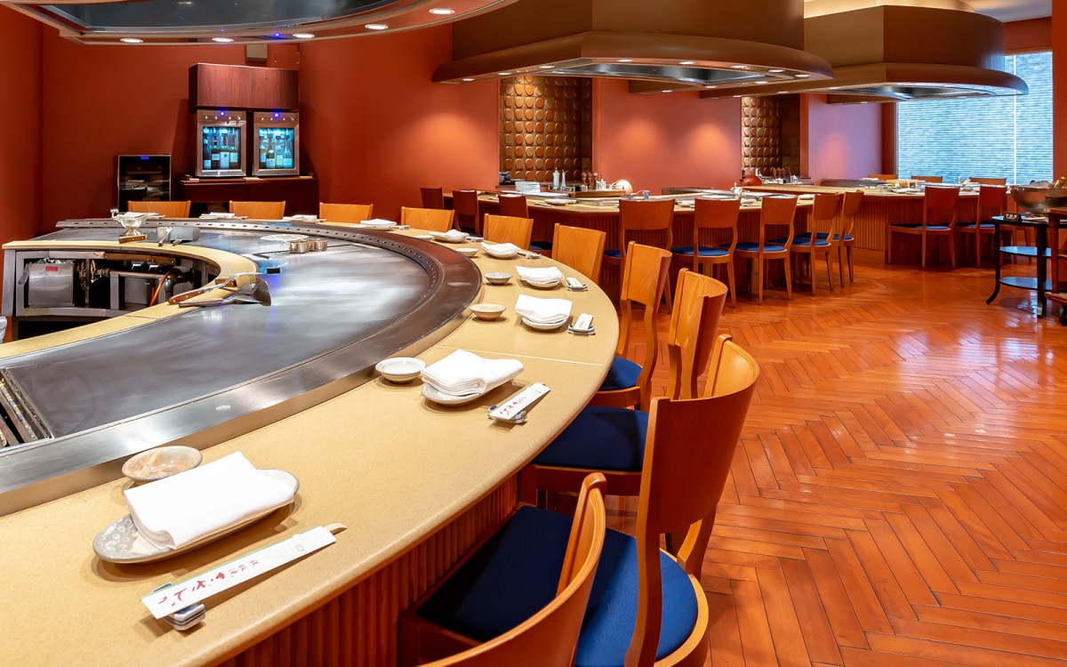 総料理長が目の前で焼き上げるフレンチ鉄板焼き オークラ東京ベイ限定提供 - 浦安経済新聞