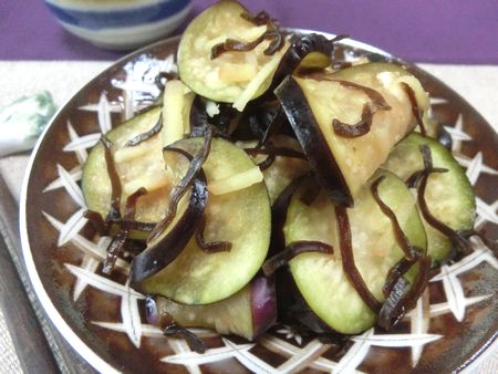 塩こんぶできゅうりとなすの浅漬け