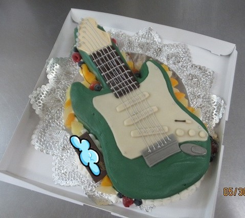 エレキギター立体ケーキ 立体アートケーキ製作販売・アイスクリームケーキの通販ロワゼット